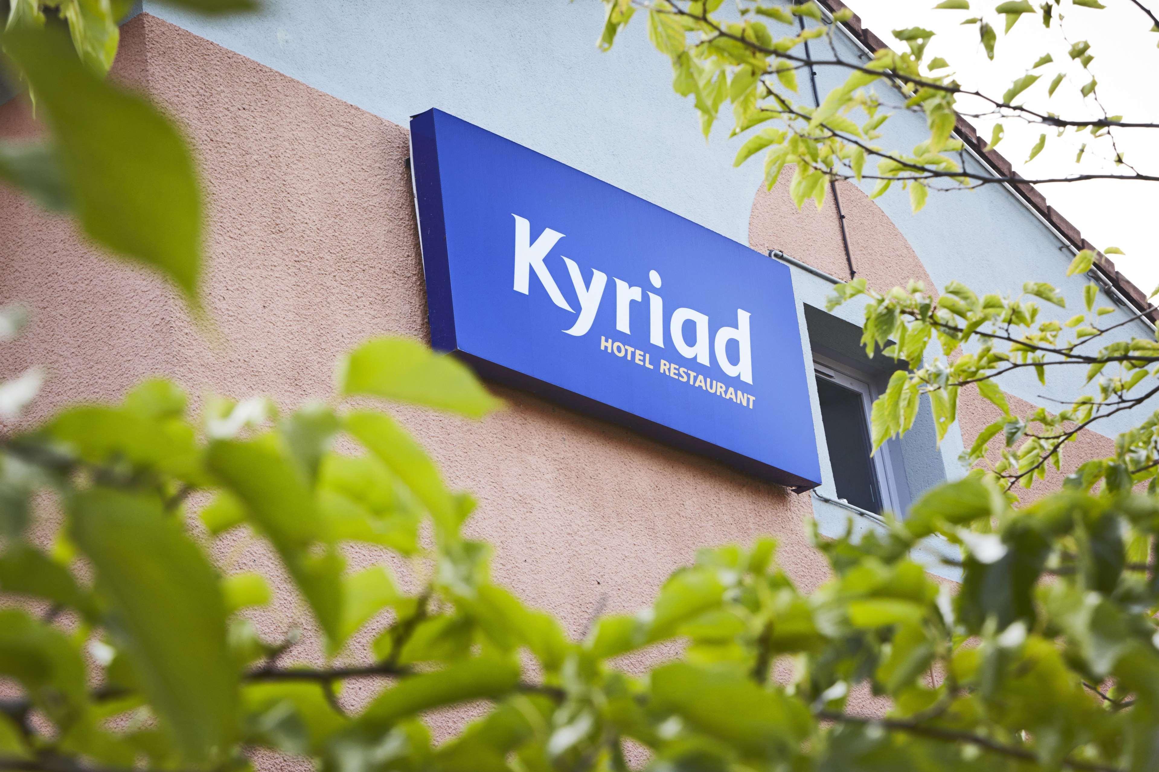 Kyriad Lyon Sud - Saint Genis Laval Exterior foto