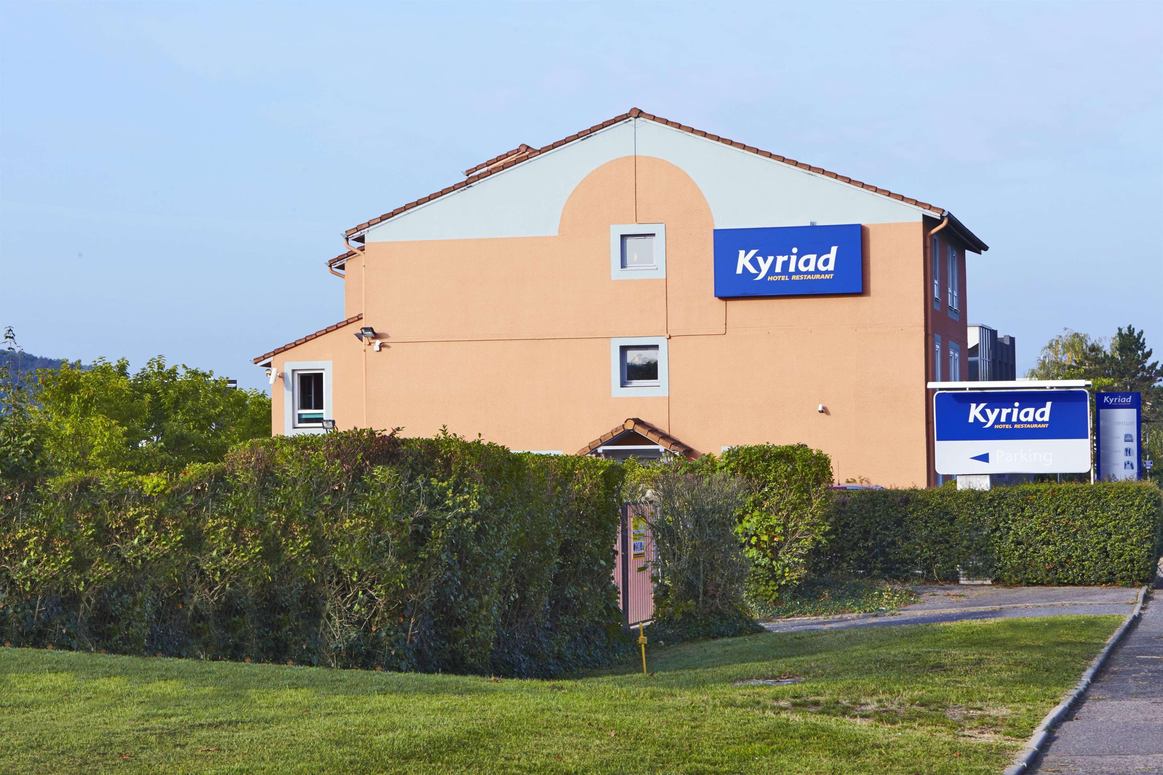Kyriad Lyon Sud - Saint Genis Laval Exterior foto